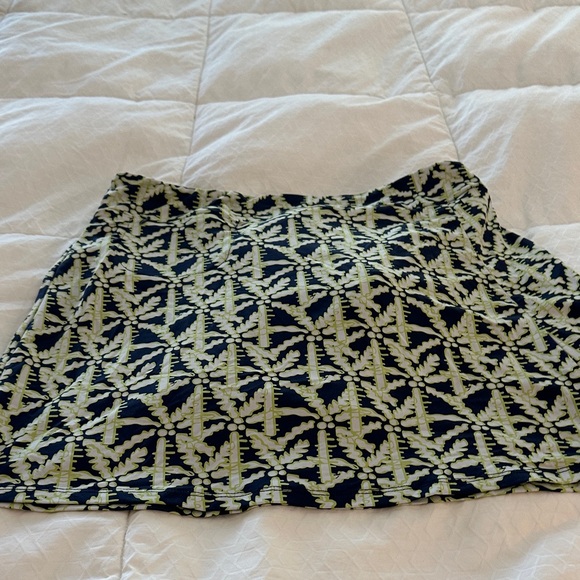 Stylish Blue and Green Leaf Pattern Skort - Picture 1 of 4